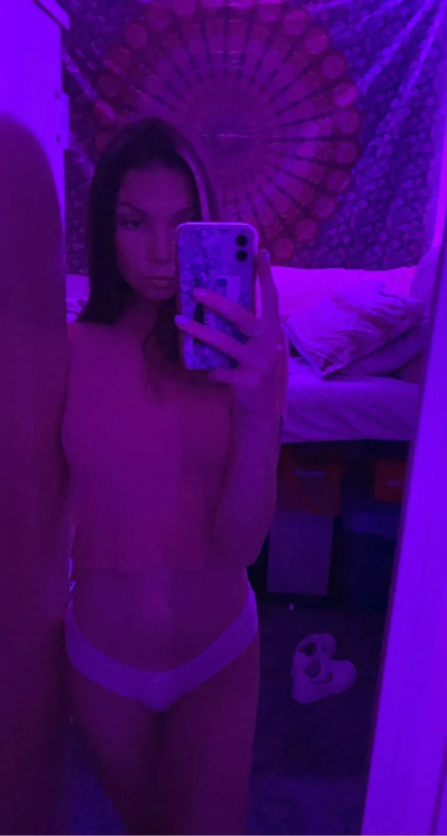 Behandlar du mig rätt kanske jag glömmer hur man ska bete sig