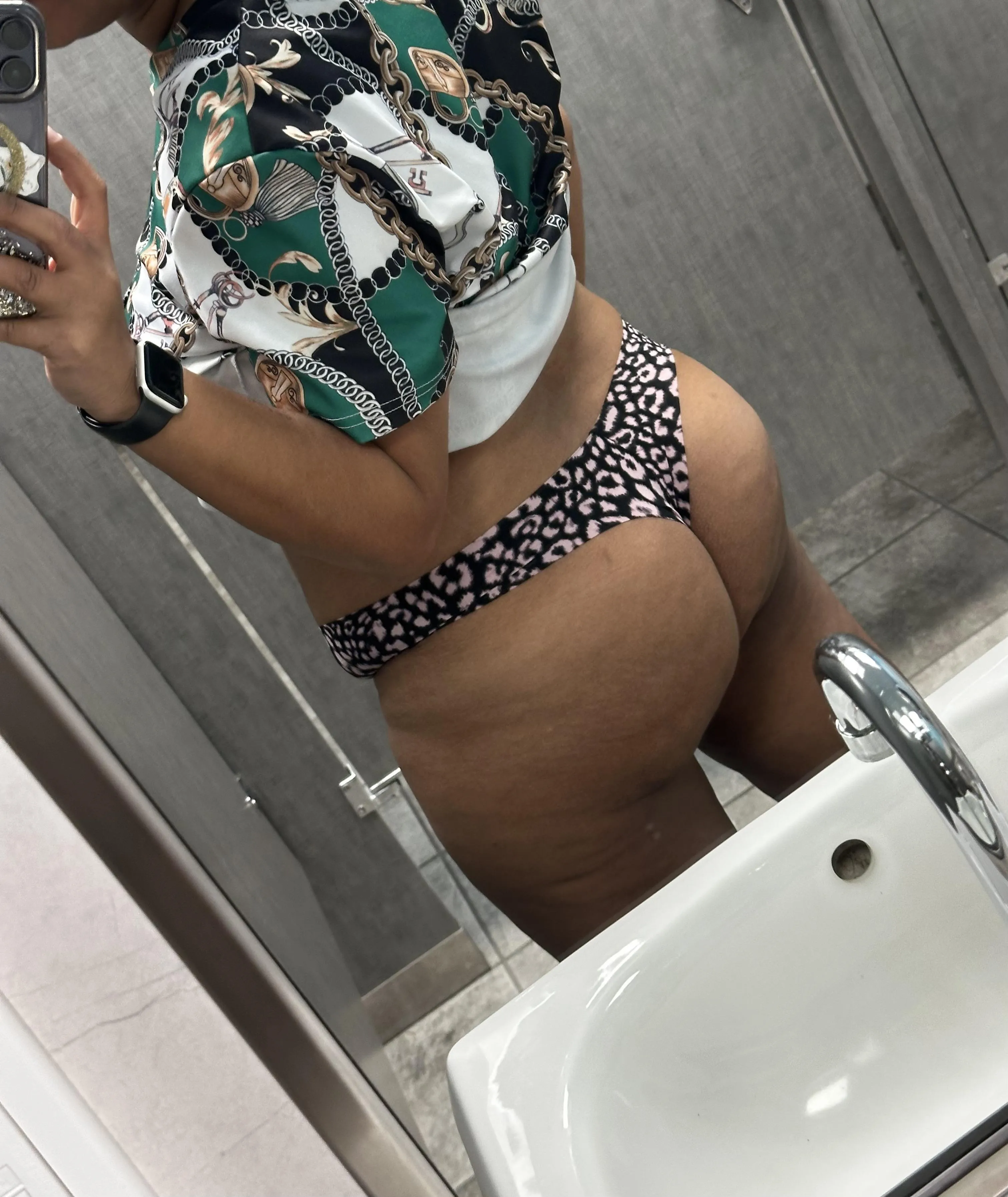 Bet my ass made your dick jump and you stop scrolling..