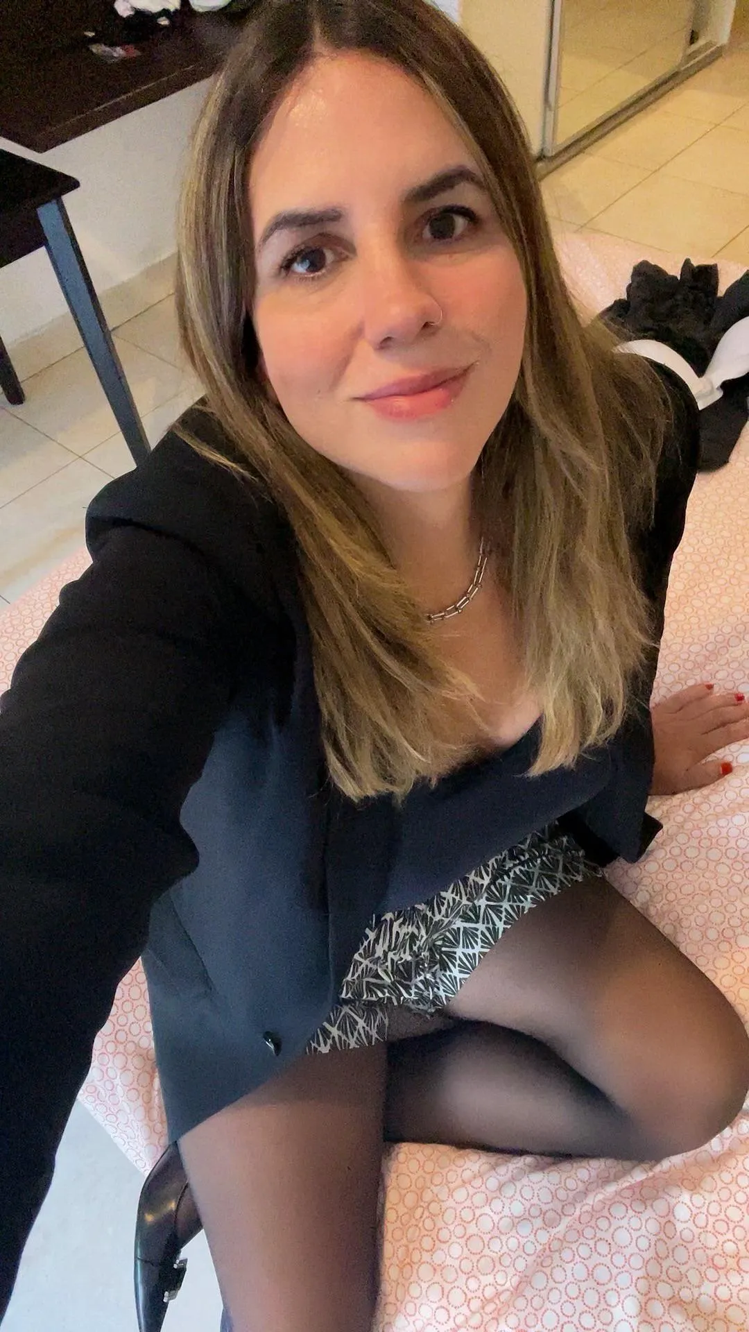 Black pantyhose for this Friday