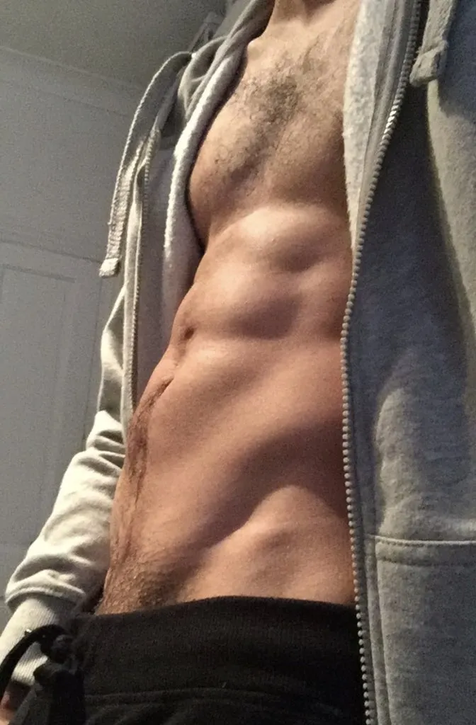 Bull looking for hotwife couple