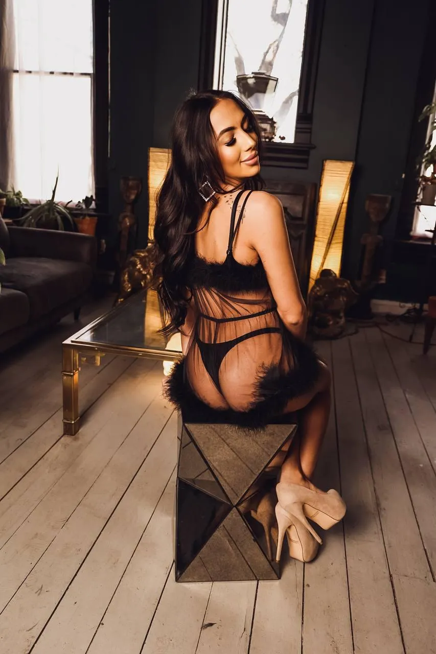 Can I send you nudes… even if you’re married? Yes or no