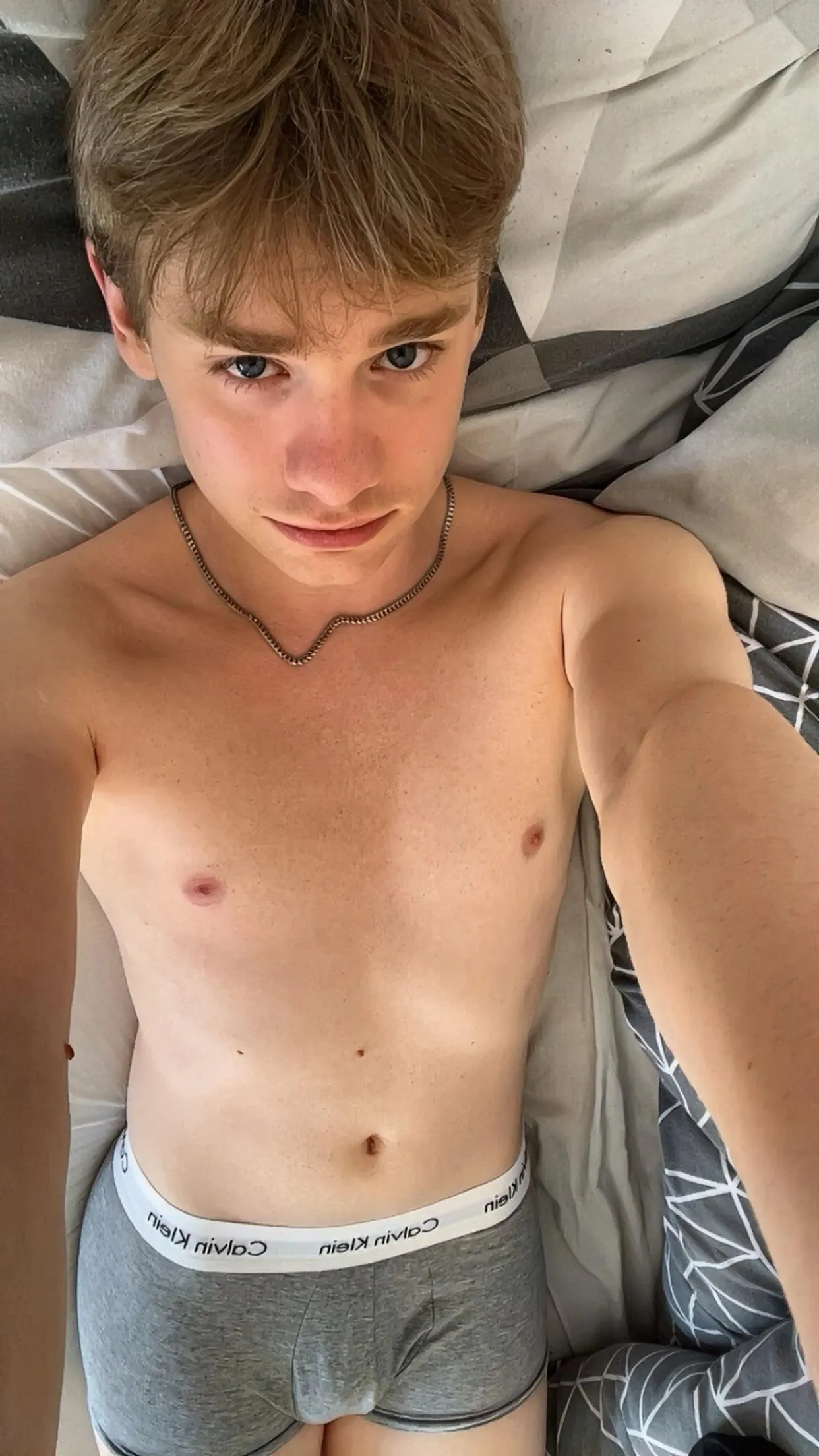 Do you wanna cuddle, fuck or both? (18)