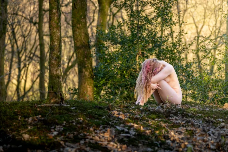 Hiding from the world of humans in my safe place. Noswaith dda 🙃