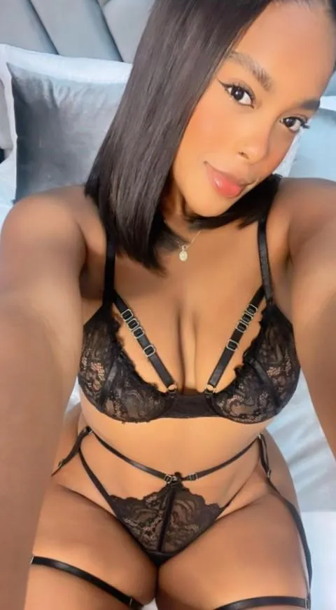 I wonder if older men want to fuck ebony girls like me