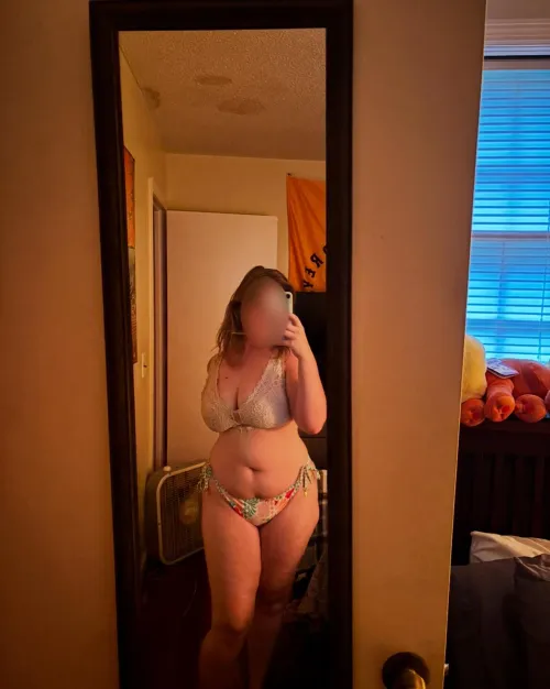 Just got a new bathing suit, whatcha think? 💋✨