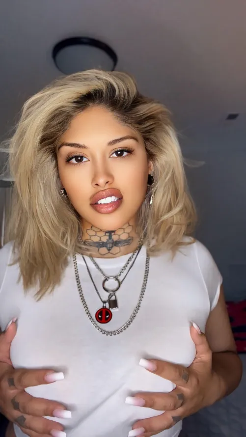 My Arab dad disowned me because of my OF.