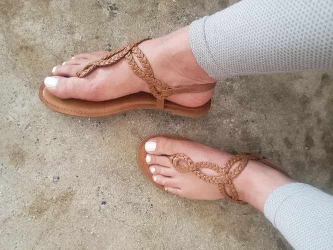 My feet smell so freaking bad