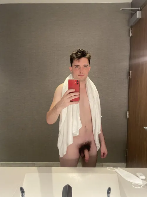 Never knew airports had showers