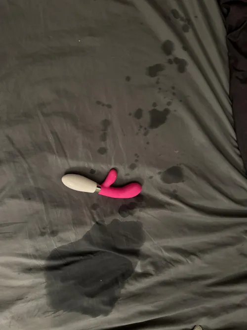 Wanna watch this HotWife make this message send me a message on how to see it 😘