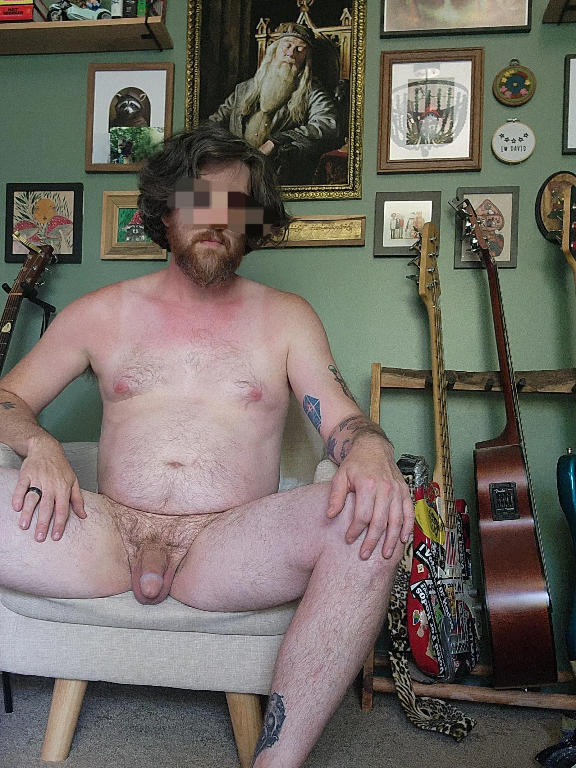 Where do your eyes go first?