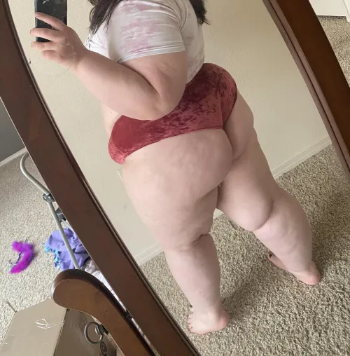 Yeah… my ass is kinda ridiculous 🍑😳😅