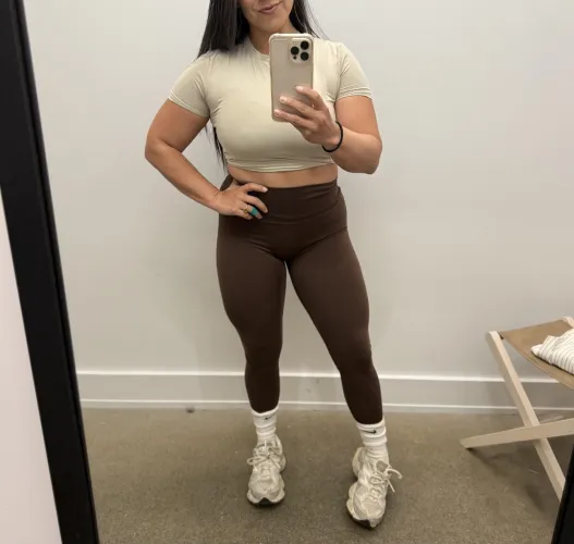 40yr mom modest is hottest?