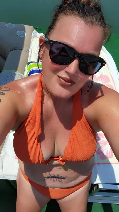 Boobs and bikinis😈💋