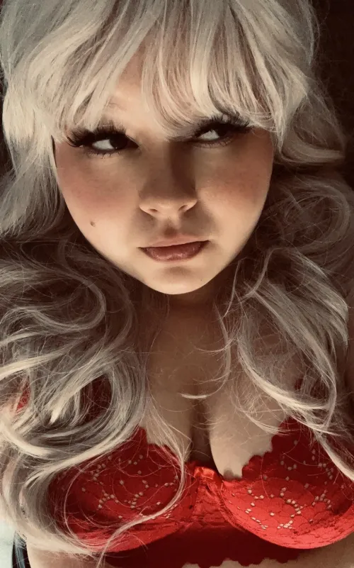 Curvy girl and I like it 😛🔥