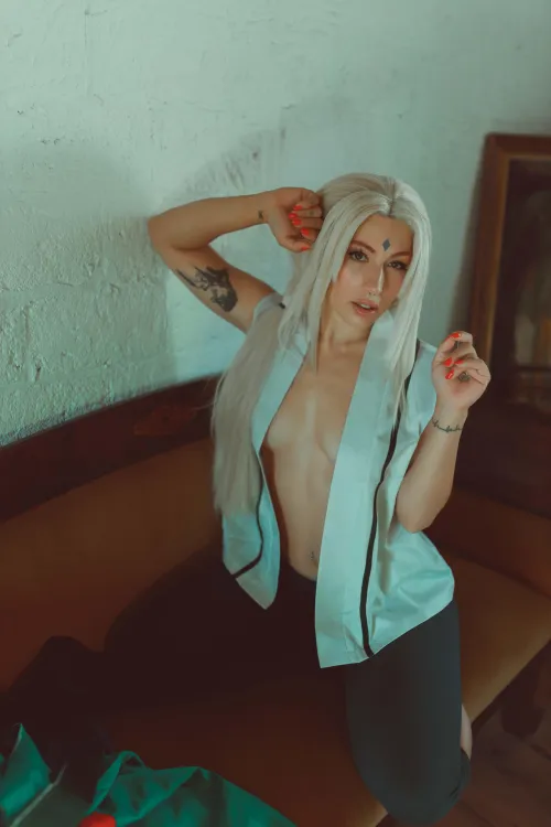 Tsunade by LivayDPunk