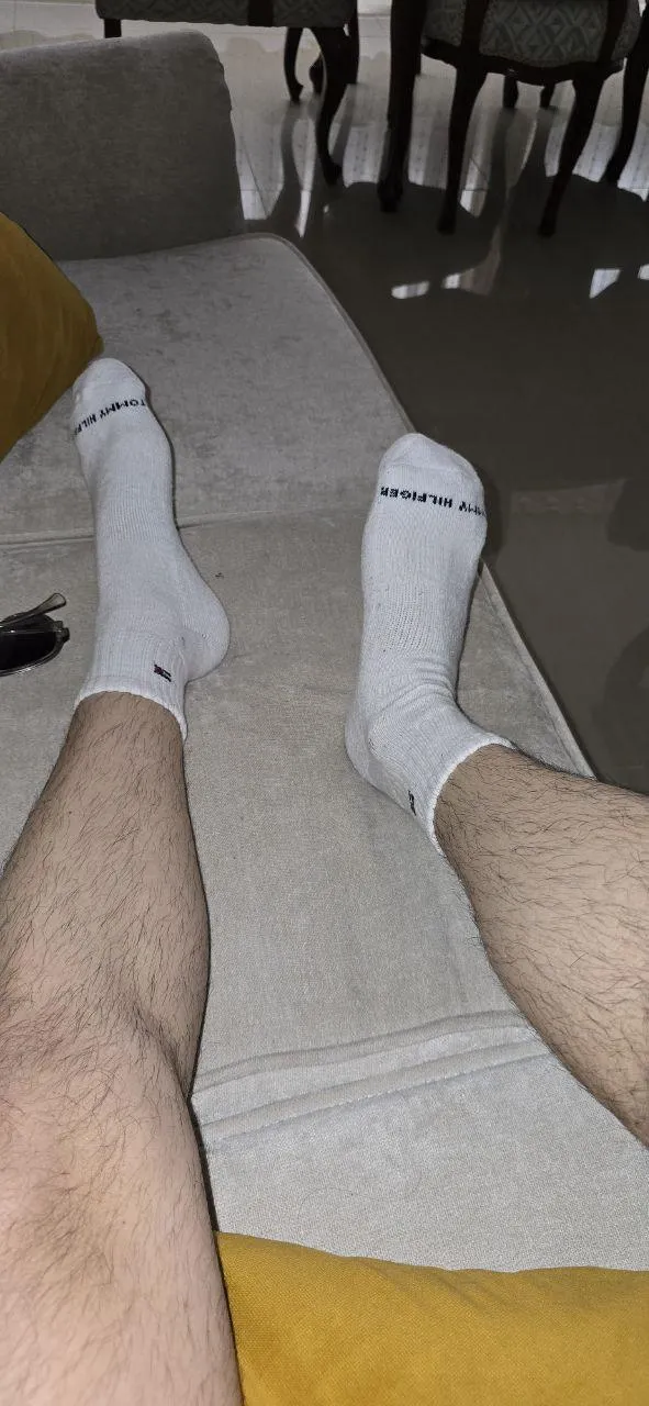 [19] white tommy socks