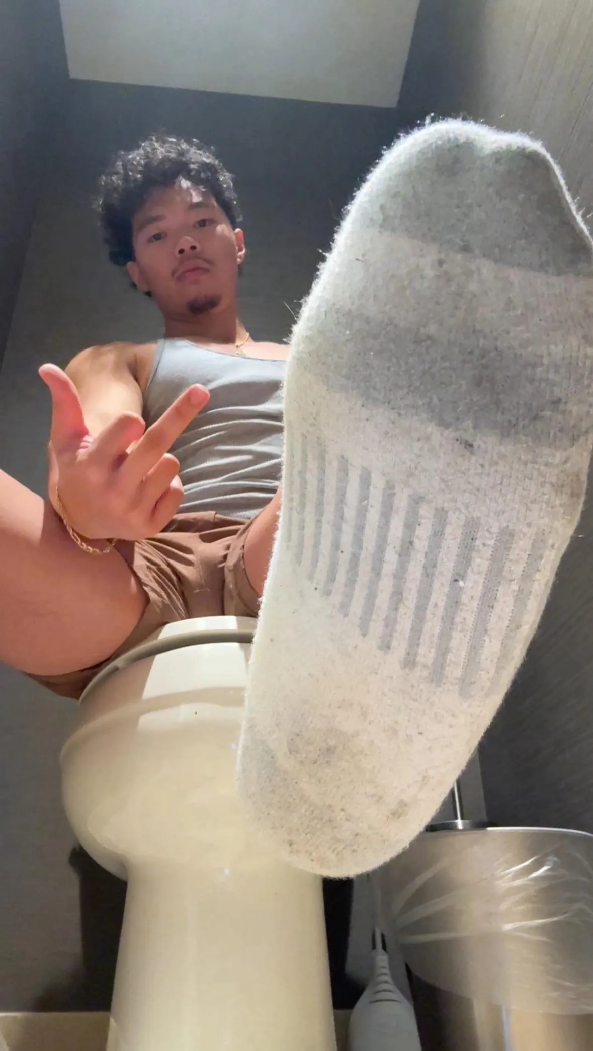 (21) white dirty socks. post gym stentch. beg if u want a sniff of em