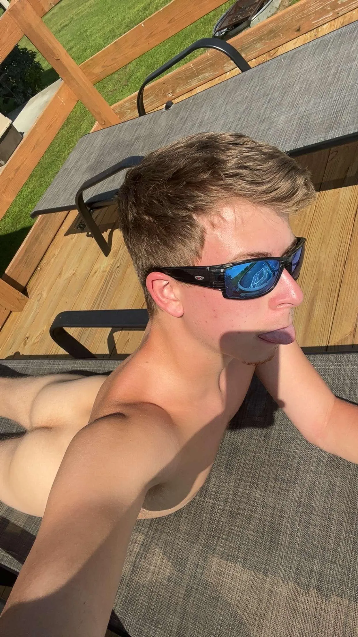 [22] Took the time to give the ol’ Buns some Sun! Now if only i could see some Dad buns 🫢