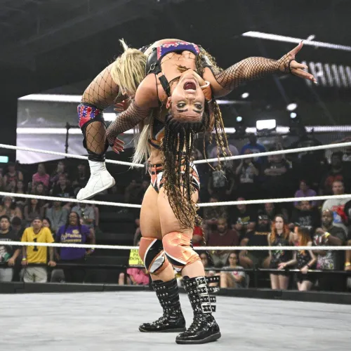 Jordynne with Jaida over her shoulders