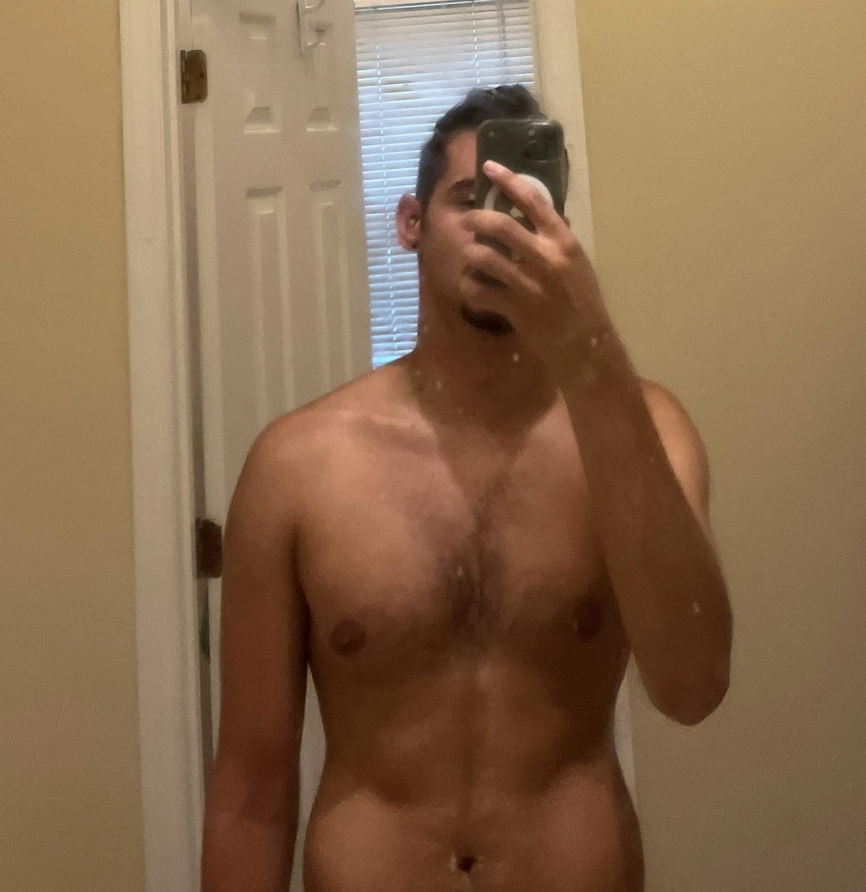 20[m4f] hoping to eat some pussy and see where it goes