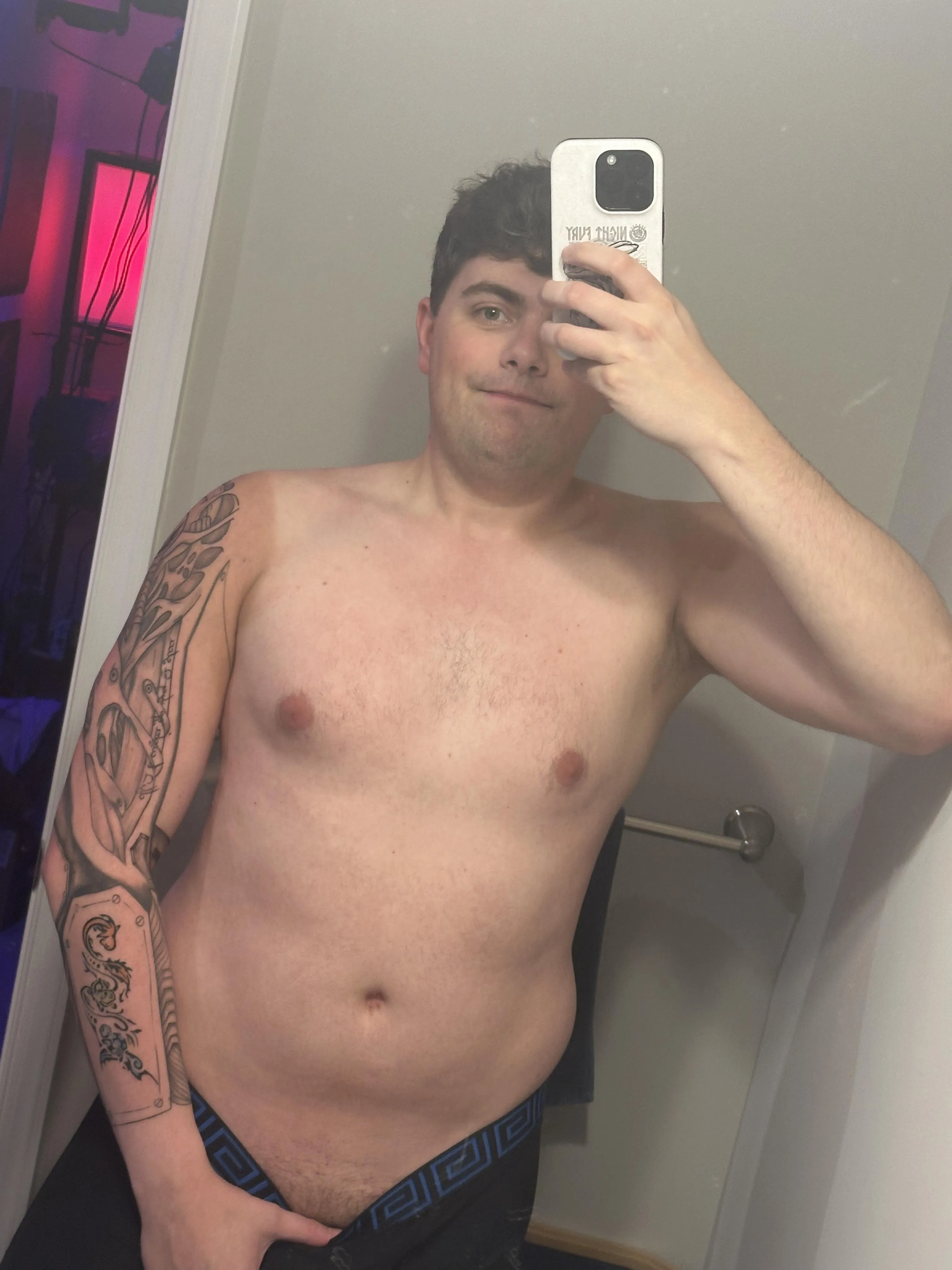 [30M4MF/F] Maryland/Dc Tatted bull looking for singles or couples