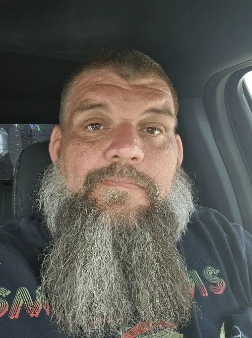 40m Tampa looking for smooth fem or trans. Dm me