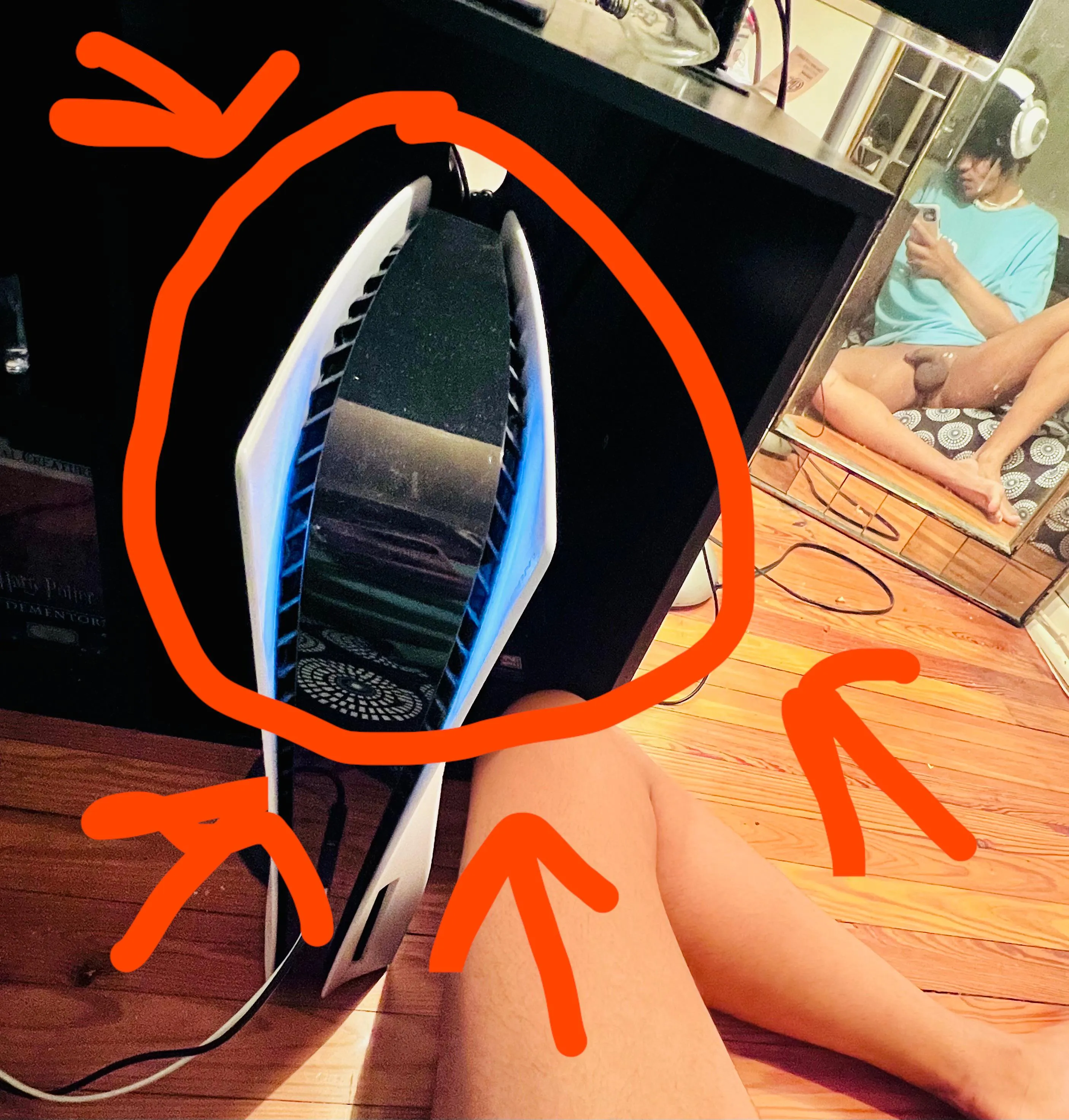 Bro , does anyone else’s PS5 show this weird color ?