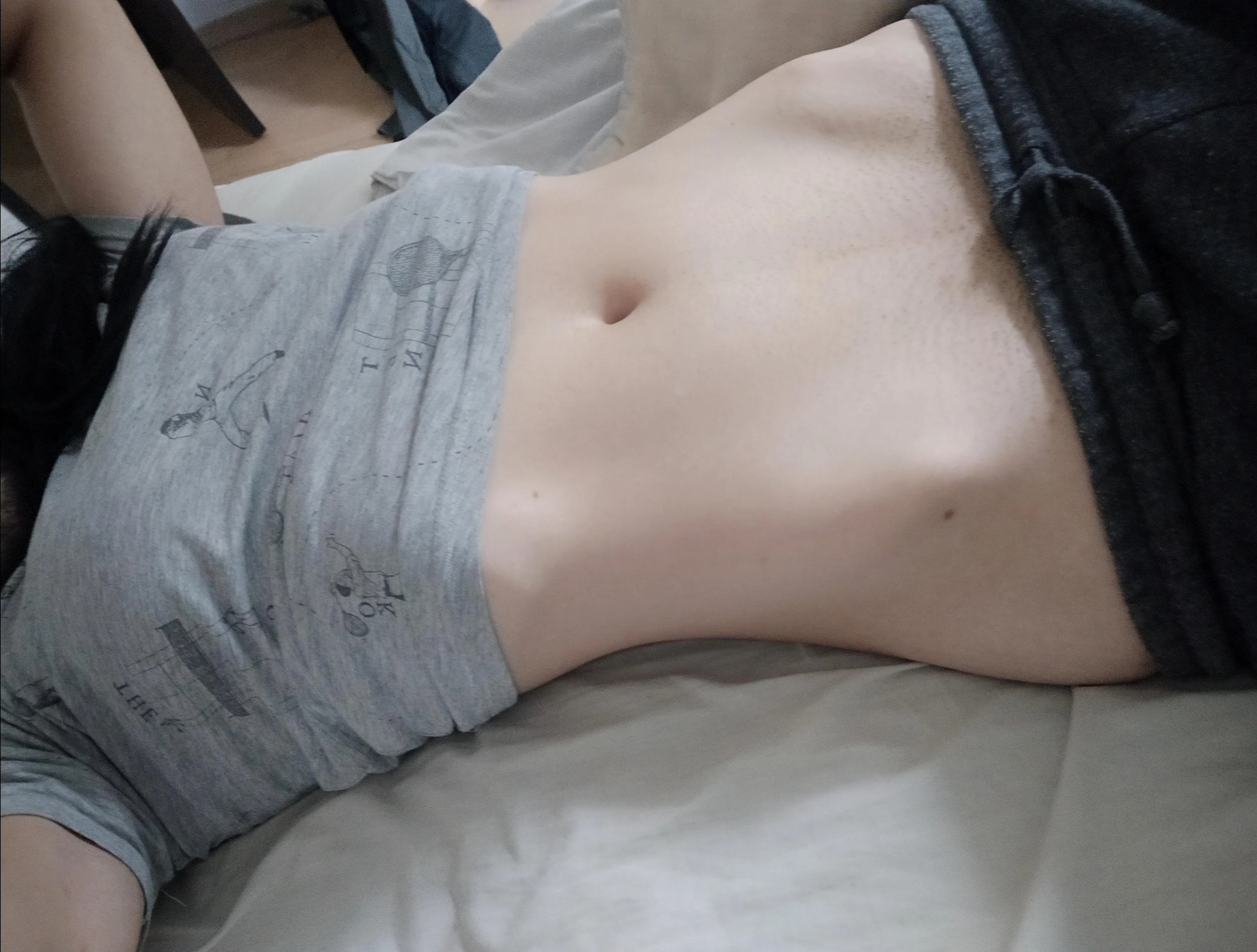 Wondering if I can make guys horny with just a pic of my stomach (oc) f 30