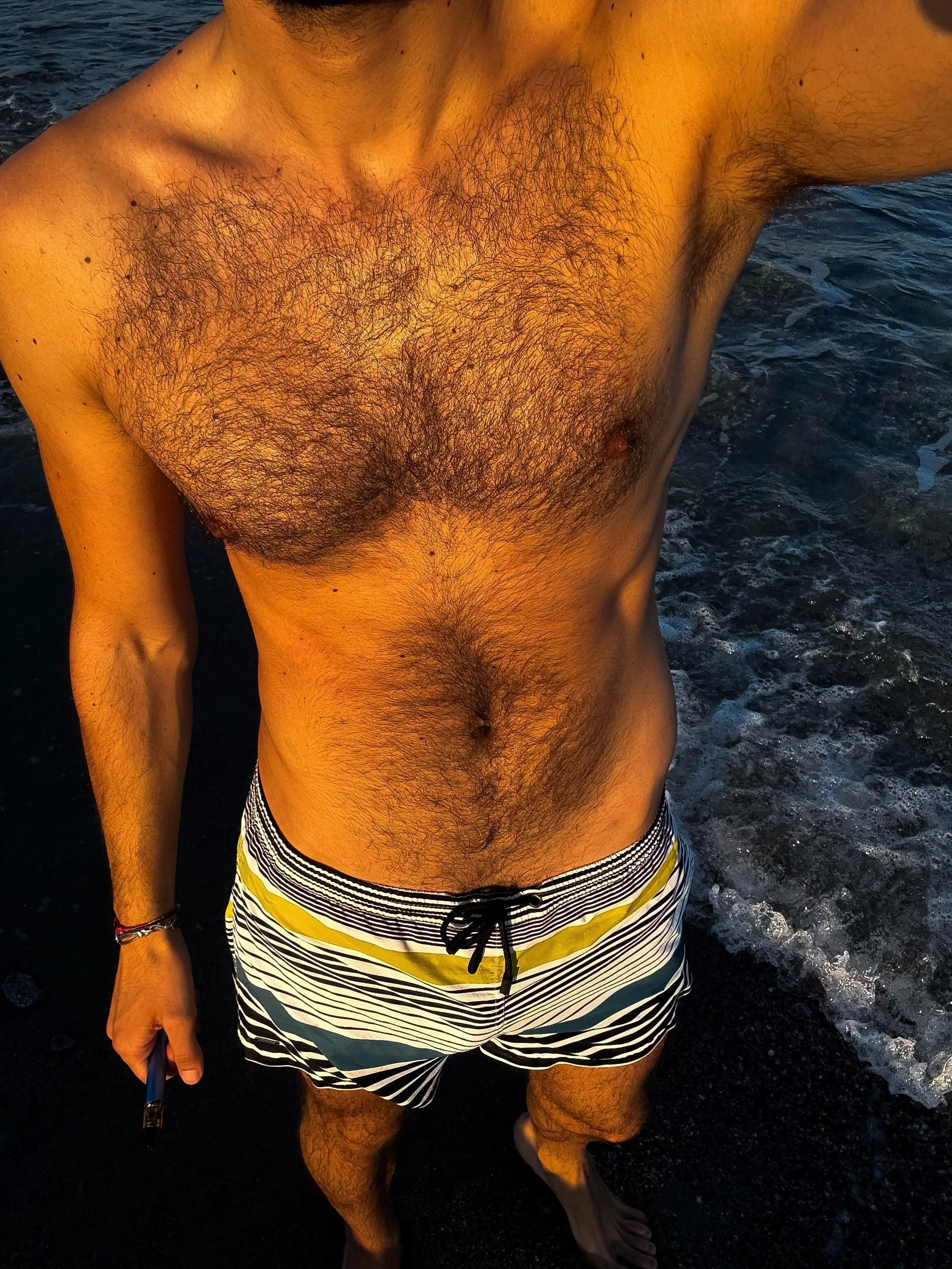 Would I catch your stare on the beach?