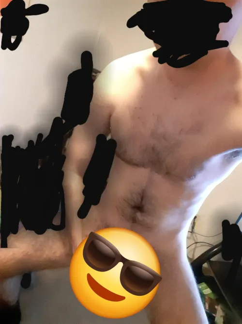 30 young guy looking for older wife fuckbuddy!!!! Hartford suburbs area I'm 6ft 3 in shape clean very fun. Hubby can watch chat me