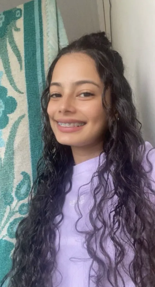 Guys my age don't seem to notice me, do older guys find me attractive?