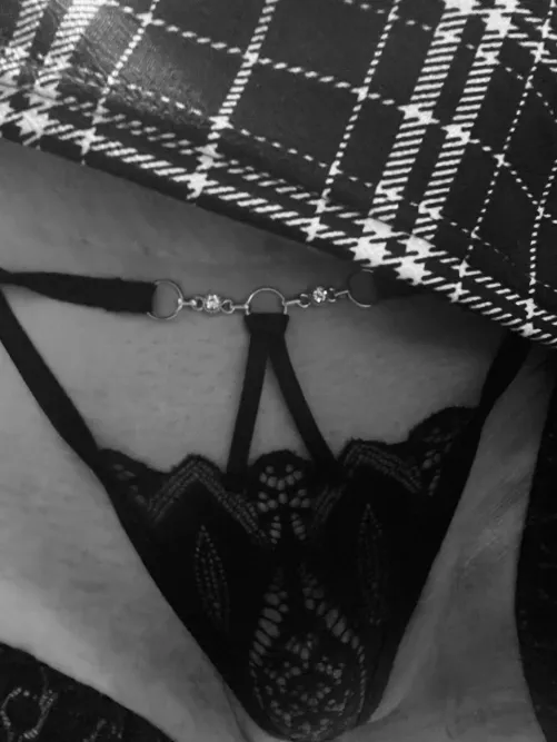 Hotwife looking for bull