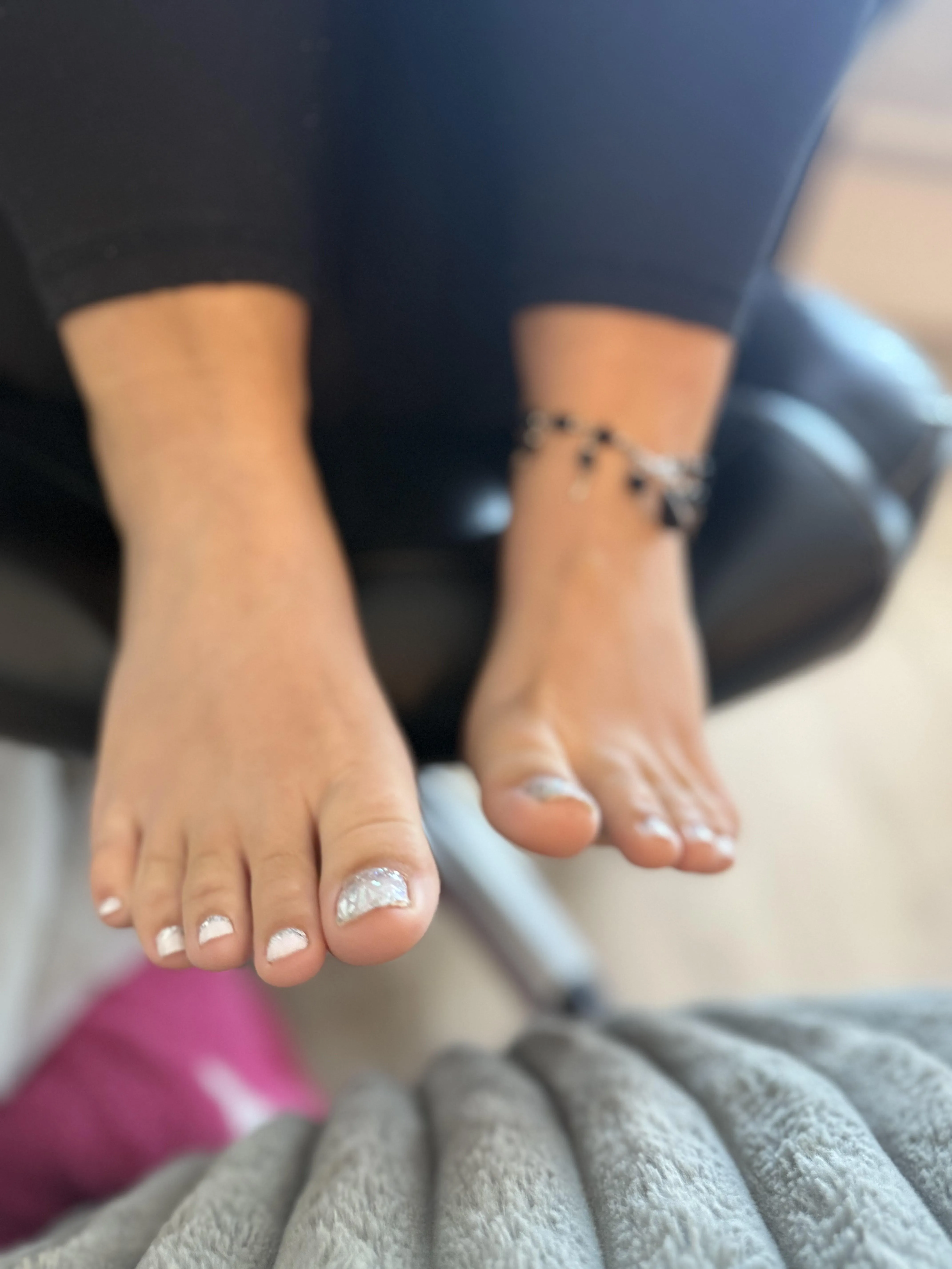 How badly do you want to taste these toes?