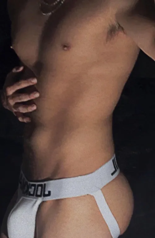 How does this one look on me ?