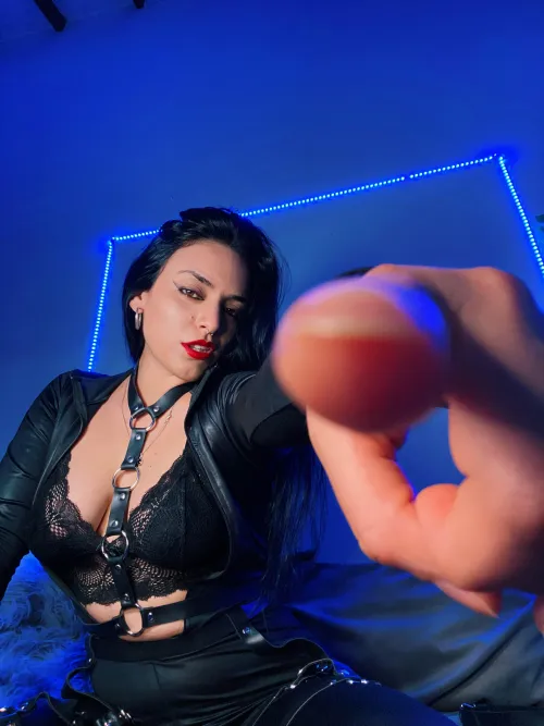 One touch and I'll crush you, do you want that?