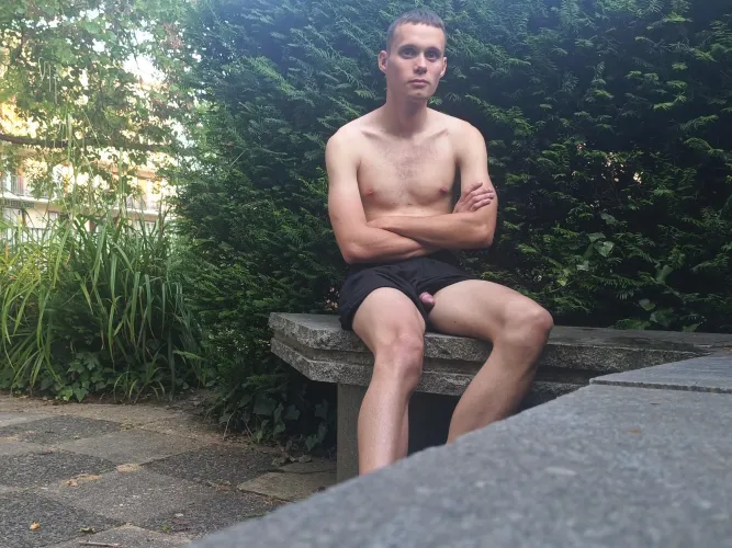 This is what can happens when you wear short shorts