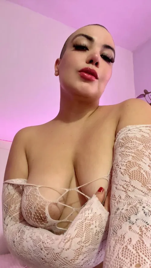 How short do you like girls' hair?