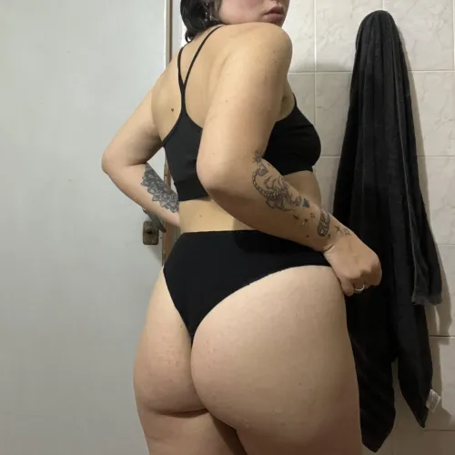 Join me in the shower? 🌚