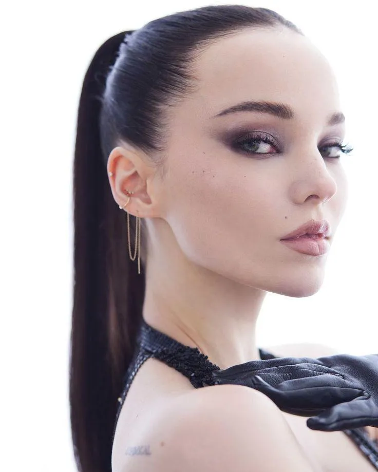 Talk to me about beauty, I will talk to you about Dove Cameron