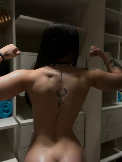 This is what a real mucle mommy looks like