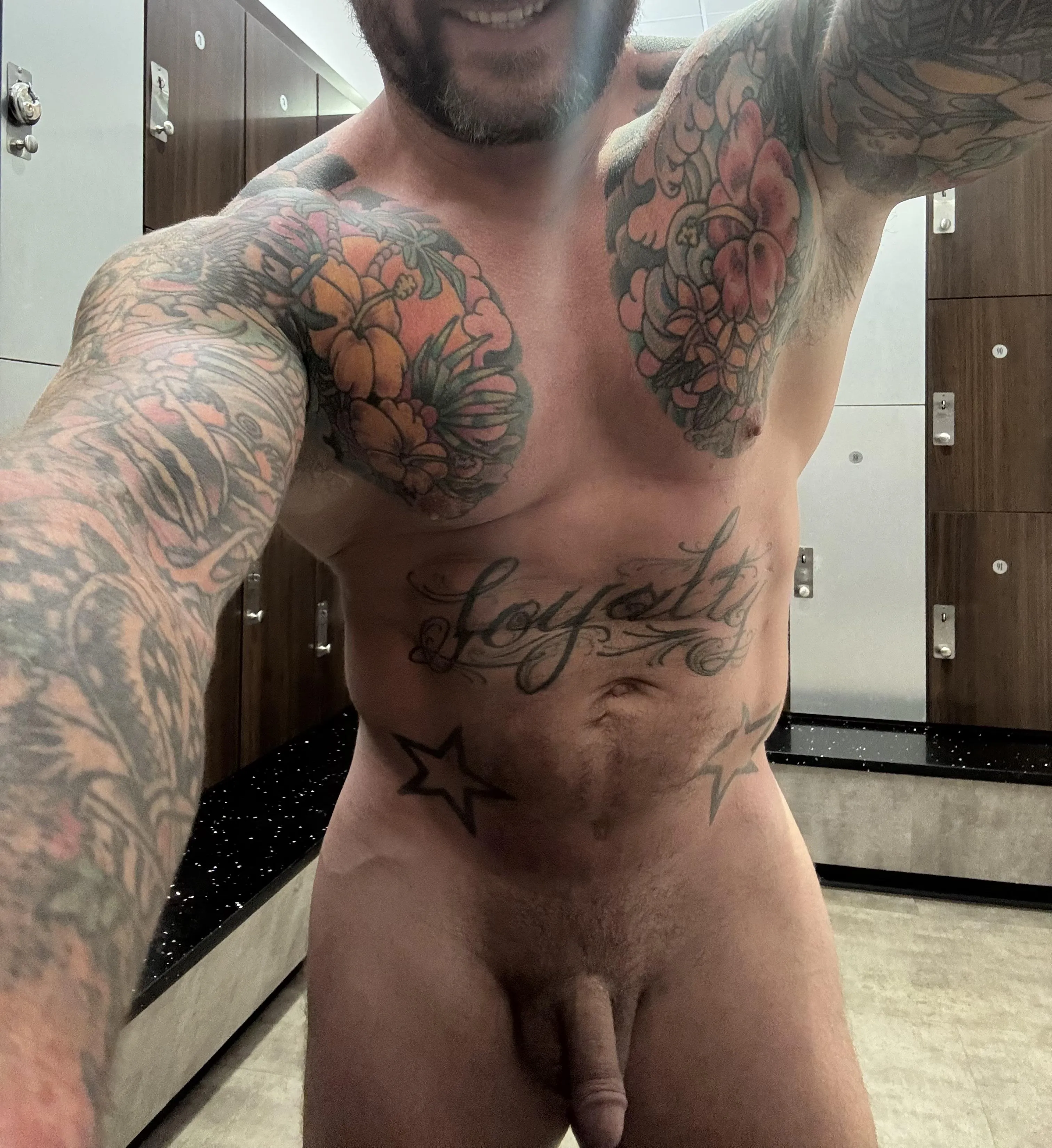 Tied My Bench PR at 405lbs Today. (STL)