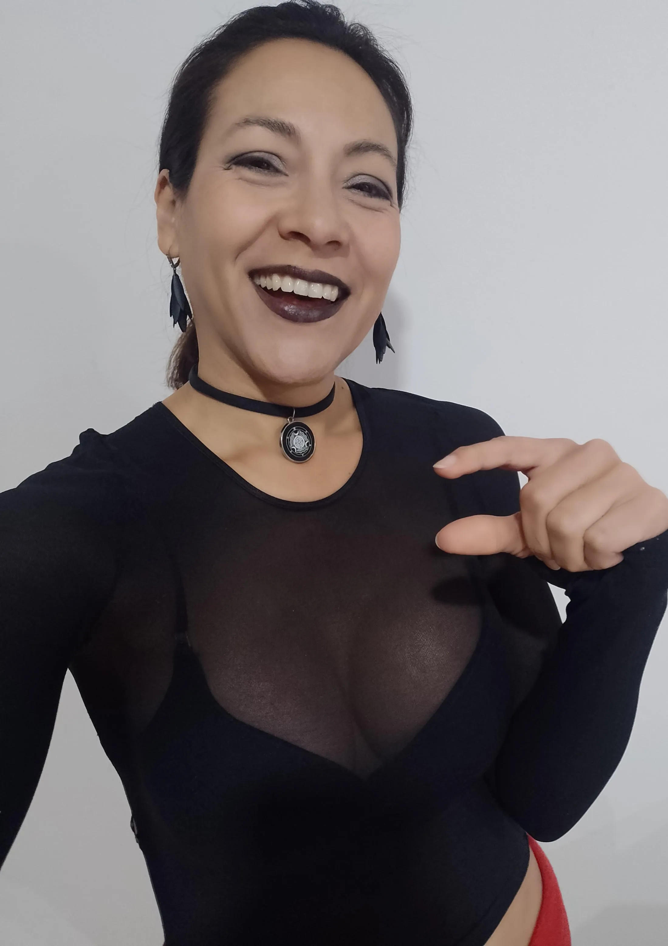 I can't stop laughing... was that all? Oh, poor thing. How embarrassing to be born with so little and still think you can please someone like me. LOL