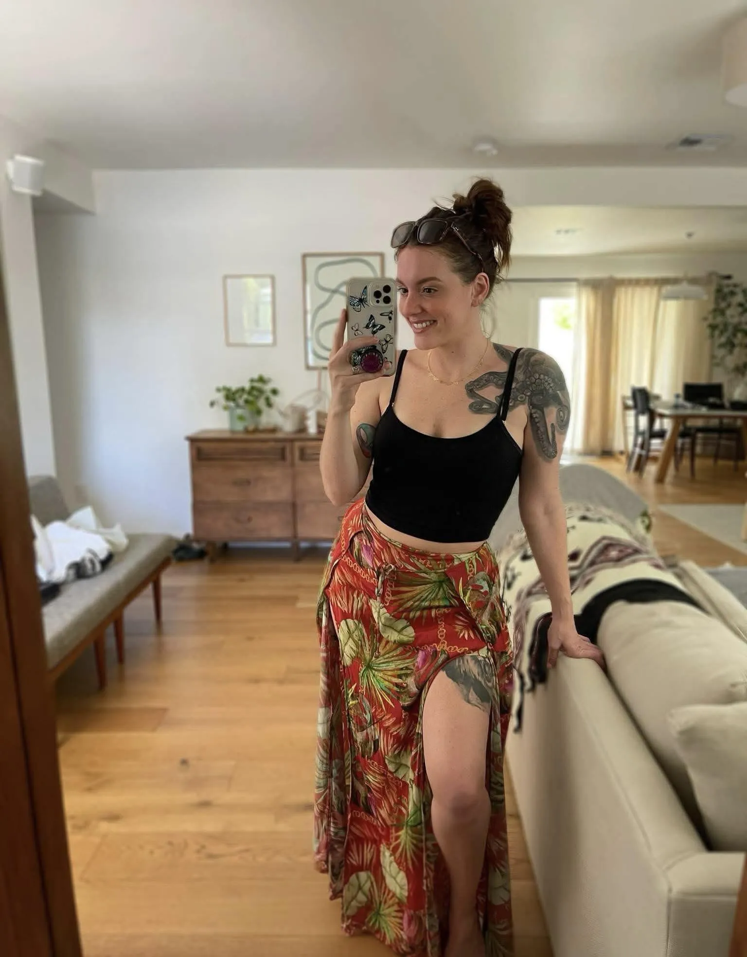 Messy hairbun looks are perfect for a beach day 😍🤭🫶🏼