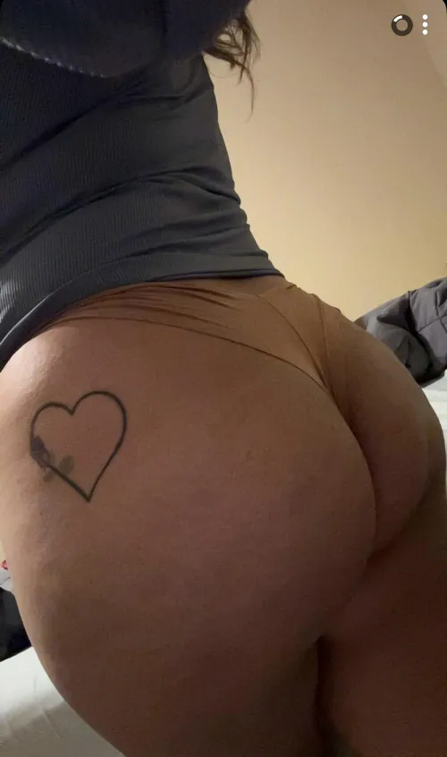 My wife’s phatt ass