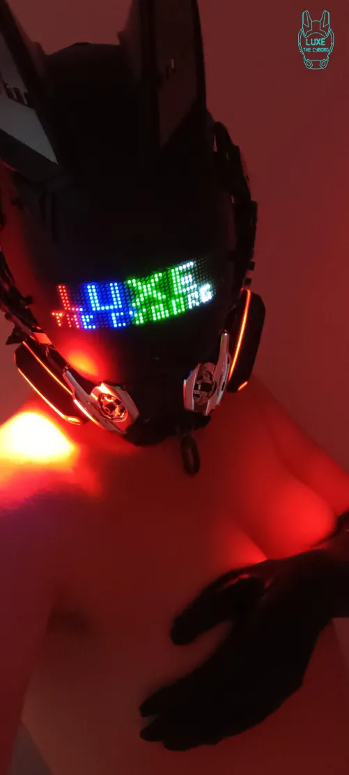 The pleasure unit seems a little shy. Encourage her~