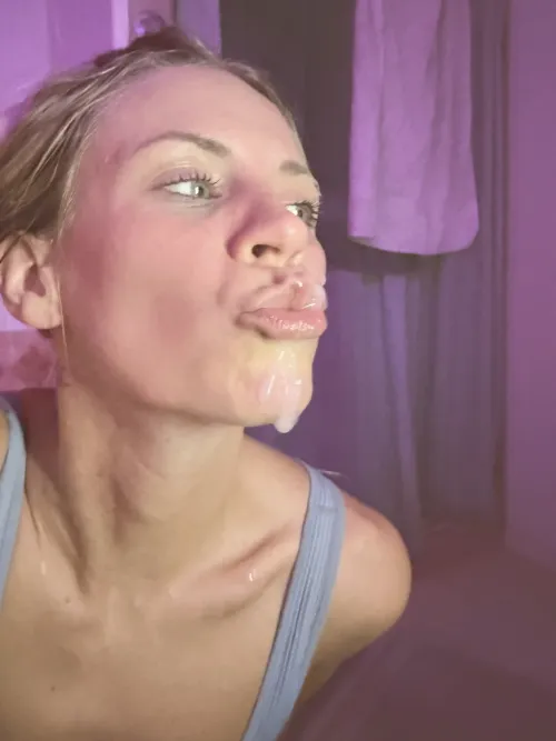 Addicted to the feeling of warm cum