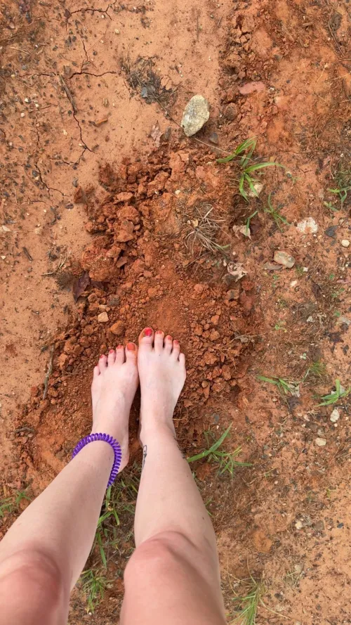 That Texas red clay feels amazing under my feet