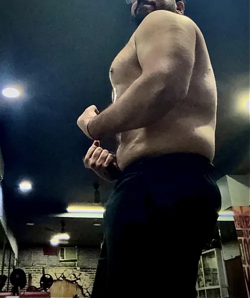 😈 Big Arms, Naughty Intentions — Who’s In😉 ?