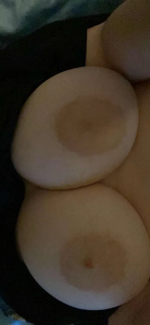 Looking for a cock to suck in front of my bf ;)