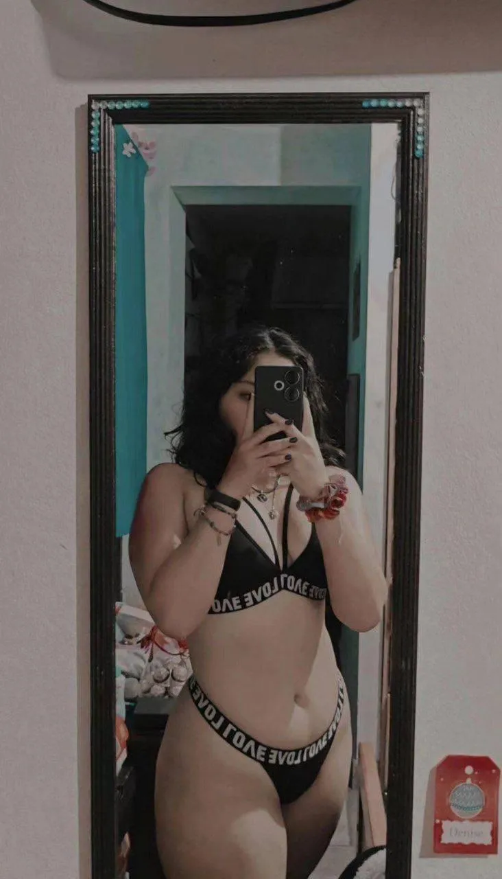 Mi novio cornudo subio anoche una foto mia como castigo, pero creo que debo complacerlos con otra mas jsjs